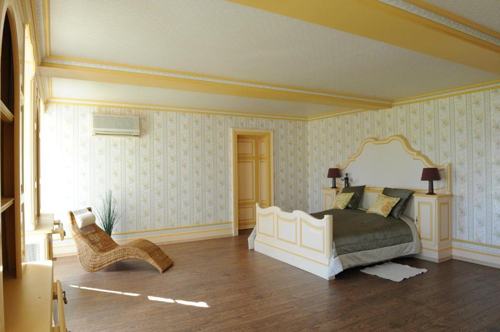 Chateau De Lacaze Lagarrigue  Room photo